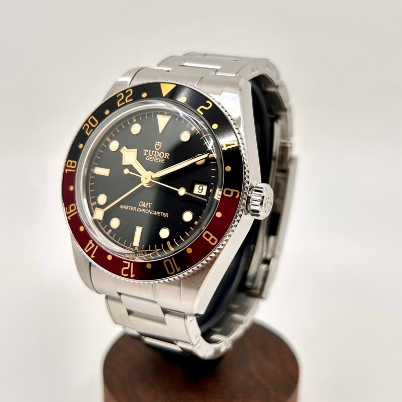 Tudor Blackbay 58