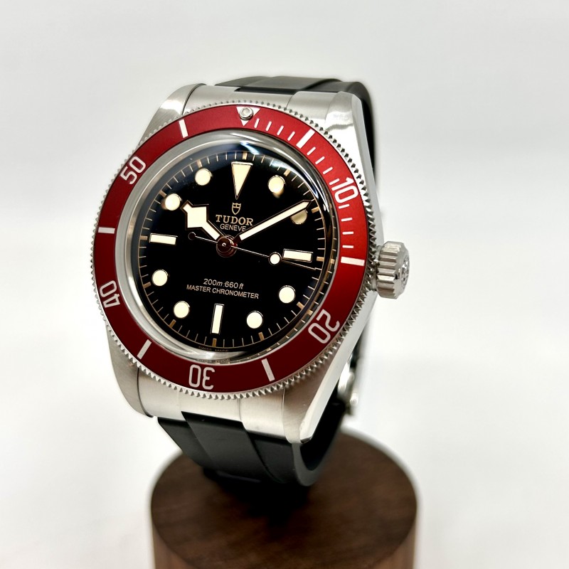 Tudor Blackbay - Burgundy